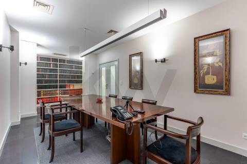 Escritório para venda no Edificio Mota Galiza com 400 m2 