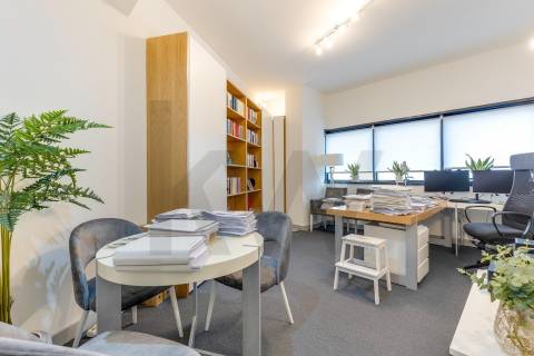 Escritório para venda no Edificio Mota Galiza com 400 m2 