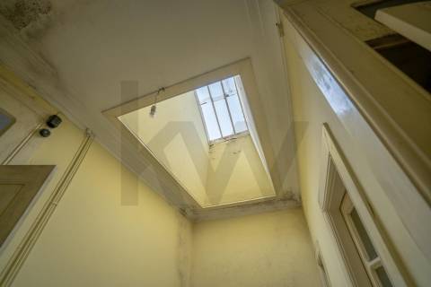 PRÉDIO HABITACIONAL | RUA DA ESTAÇÃO | CAMPANHÃ | PORTO