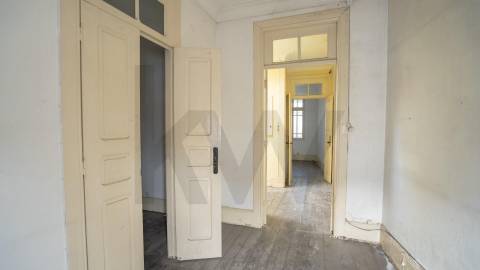 PRÉDIO HABITACIONAL | RUA DA ESTAÇÃO | CAMPANHÃ | PORTO