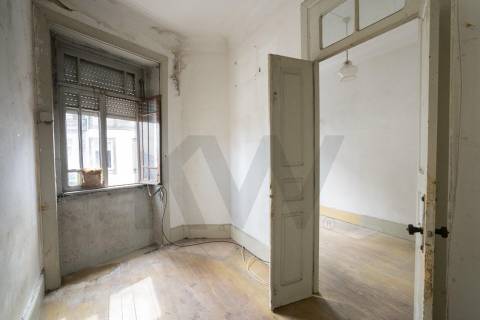 PRÉDIO HABITACIONAL | RUA DA ESTAÇÃO | CAMPANHÃ | PORTO