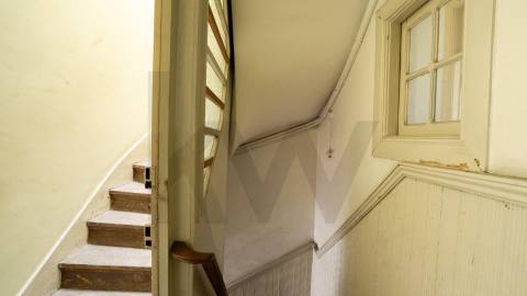 PRÉDIO HABITACIONAL | RUA DA ESTAÇÃO | CAMPANHÃ | PORTO