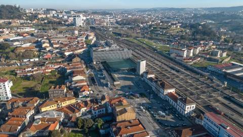 PRÉDIO HABITACIONAL | RUA DA ESTAÇÃO | CAMPANHÃ | PORTO