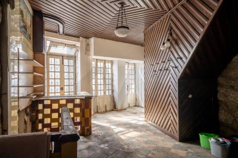 PRÉDIO MISTO | INVESTIMENTO | RUA DA ESTAÇÃO | CAMPANHÃ | PORTO