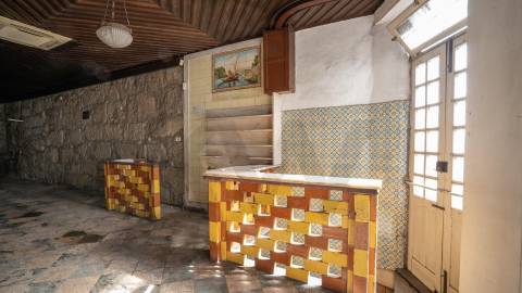 PRÉDIO MISTO | INVESTIMENTO | RUA DA ESTAÇÃO | CAMPANHÃ | PORTO