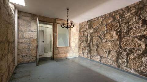 PRÉDIO MISTO | INVESTIMENTO | RUA DA ESTAÇÃO | CAMPANHÃ | PORTO