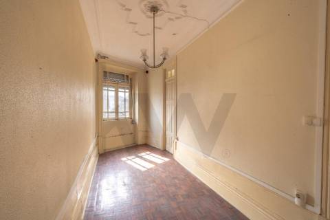 PRÉDIO MISTO | INVESTIMENTO | RUA DA ESTAÇÃO | CAMPANHÃ | PORTO