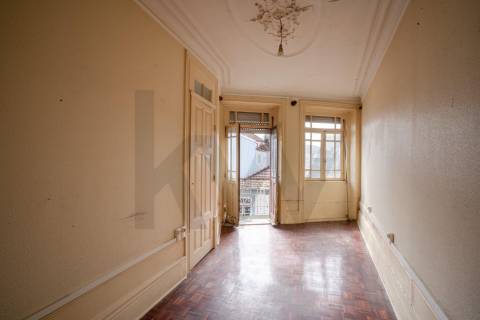 PRÉDIO MISTO | INVESTIMENTO | RUA DA ESTAÇÃO | CAMPANHÃ | PORTO