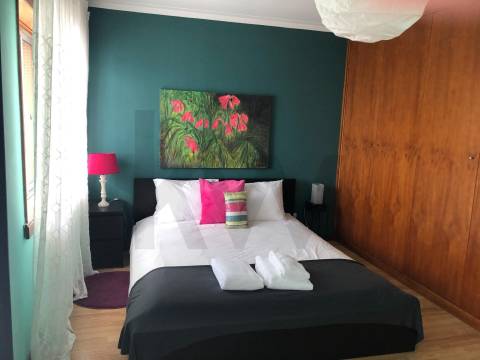 Apartamento T1 para arrendamento com vistas sobre o Rio Douro, mobilado e sem garagem