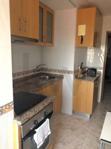 Apartamento T1 para arrendamento com vistas sobre o Rio Douro, mobilado e sem garagem