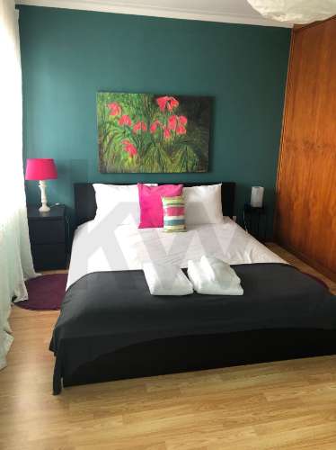 Apartamento T1 para arrendamento com vistas sobre o Rio Douro, mobilado e sem garagem