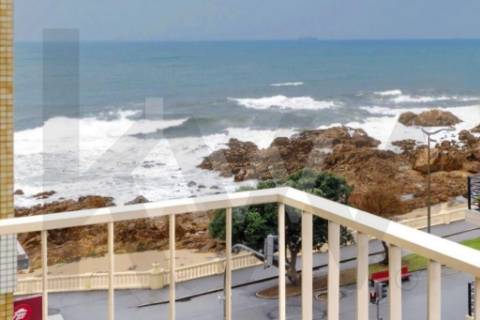 T3+1 (4 quartos) Frente à praia do Molhe | Av. Brasil - Foz | com garagem, parcialmente mobilado