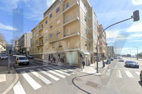 T3+1 (4 quartos) Frente à praia do Molhe | Av. Brasil - Foz | com garagem, parcialmente mobilado