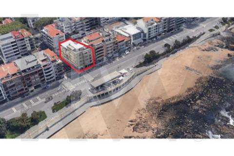 T3+1 (4 quartos) Frente à praia do Molhe | Av. Brasil - Foz | com garagem, parcialmente mobilado