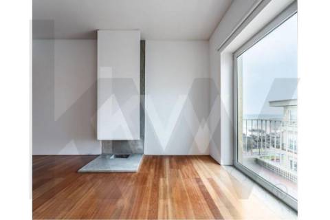 T3+1 (4 quartos) Frente à praia do Molhe | Av. Brasil - Foz | com garagem, parcialmente mobilado