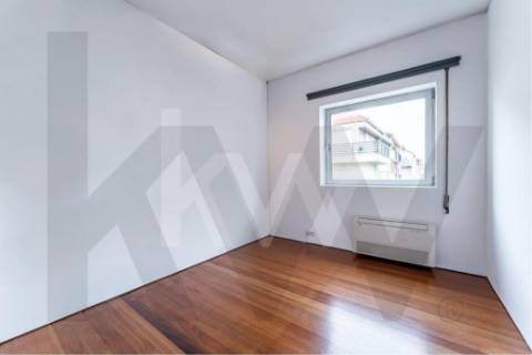 T3+1 (4 quartos) Frente à praia do Molhe | Av. Brasil - Foz | com garagem, parcialmente mobilado