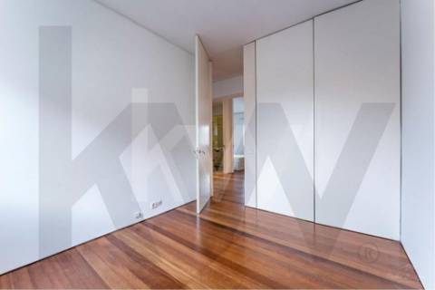 T3+1 (4 quartos) Frente à praia do Molhe | Av. Brasil - Foz | com garagem, parcialmente mobilado