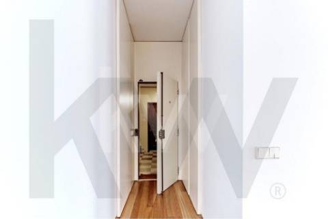 T3+1 (4 quartos) Frente à praia do Molhe | Av. Brasil - Foz | com garagem, parcialmente mobilado