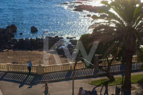 T3+1 (4 quartos) Frente à praia do Molhe | Av. Brasil - Foz | com garagem, parcialmente mobilado