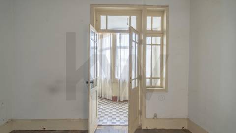 DOIS PRÉDIOS | INVESTIMENTO | RUA DA ESTAÇÃO | CAMPANHÃ | PORTO