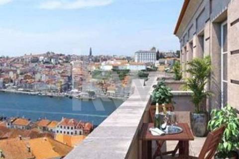 Loft T0 + T0  em Vila Nova de Gaia próximo à Ponte D. Luís e Jardim do Morro