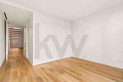 Apartamento T4 em construção na Avenida da Boavista junto ao Castelo do Queijo e Parque da Cidade