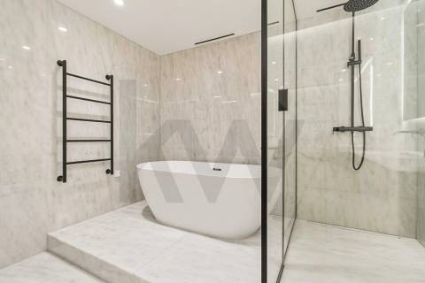 Apartamento T4 em construção na Avenida da Boavista junto ao Castelo do Queijo e Parque da Cidade