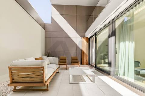 Apartamento T4 em construção na Avenida da Boavista junto ao Castelo do Queijo e Parque da Cidade