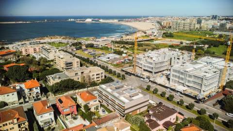 Apartamento T4 em construção na Avenida da Boavista junto ao Castelo do Queijo e Parque da Cidade