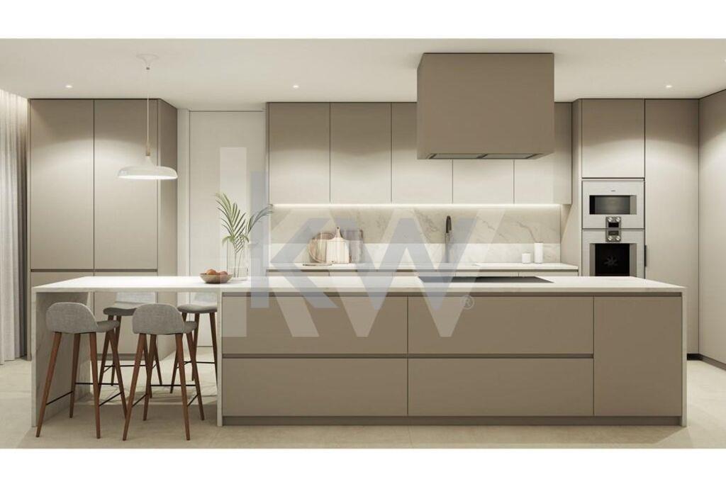 Apartamento T4 em construção na Avenida da Boavista junto ao Castelo do Queijo e Parque da Cidade