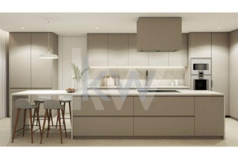 Apartamento T4 em construção na Avenida da Boavista junto ao Castelo do Queijo e Parque da Cidade