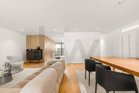 Apartamento T4 em construção na Avenida da Boavista junto ao Castelo do Queijo e Parque da Cidade