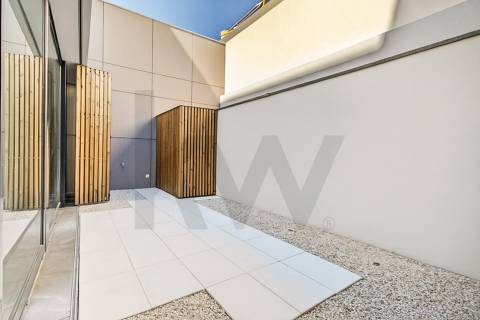 Apartamento T4 em construção na Avenida da Boavista junto ao Castelo do Queijo e Parque da Cidade