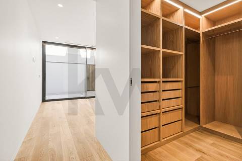 Apartamento T4 em construção na Avenida da Boavista junto ao Castelo do Queijo e Parque da Cidade