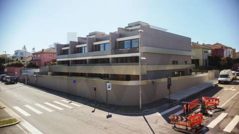 Apartamento T4 em construção na Avenida da Boavista junto ao Castelo do Queijo e Parque da Cidade