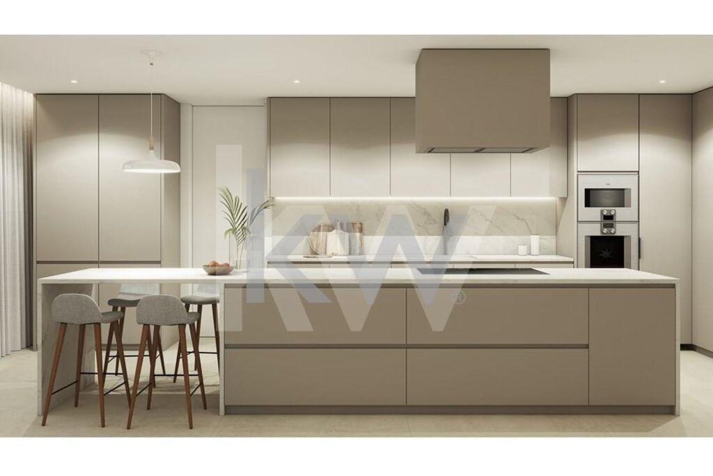 Apartamento T4 em construção na Avenida da Boavista junto ao Castelo do Queijo e Parque da Cidade