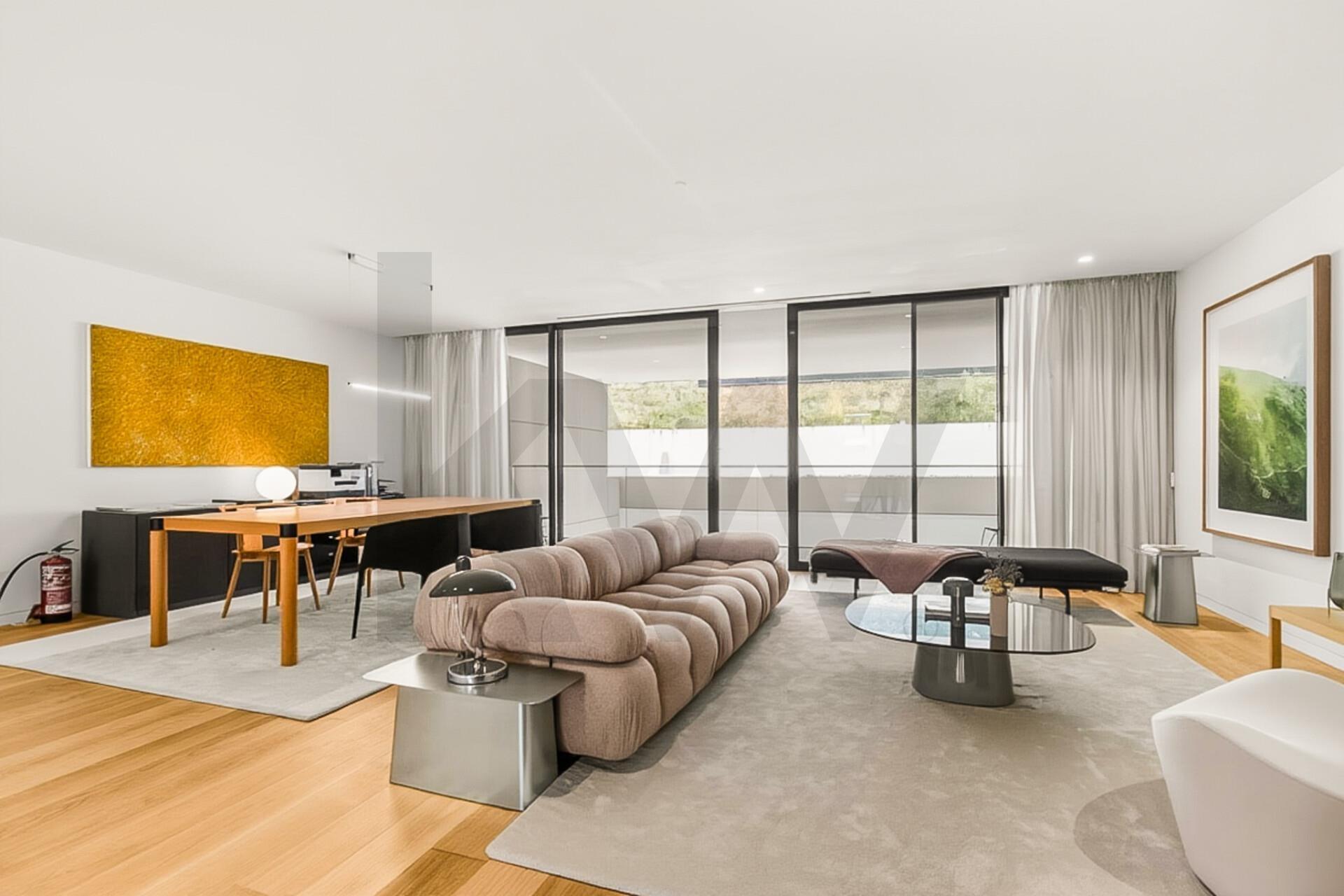 Apartamento T4 em construção na Avenida da Boavista junto ao Castelo do Queijo e Parque da Cidade