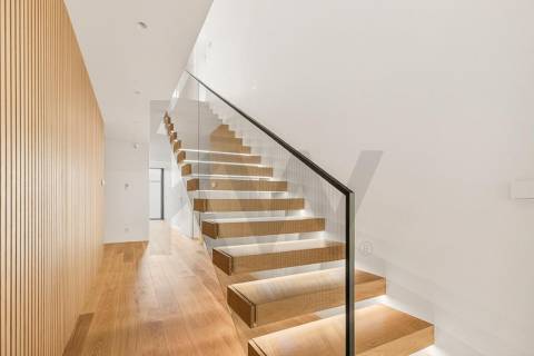 Apartamento T4 em construção na Avenida da Boavista junto ao Castelo do Queijo e Parque da Cidade