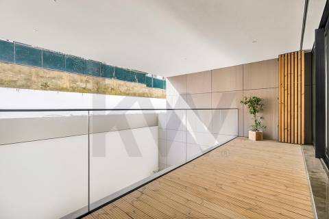 Apartamento T4 em construção na Avenida da Boavista junto ao Castelo do Queijo e Parque da Cidade