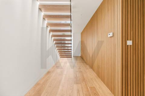 Apartamento T4 em construção na Avenida da Boavista junto ao Castelo do Queijo e Parque da Cidade