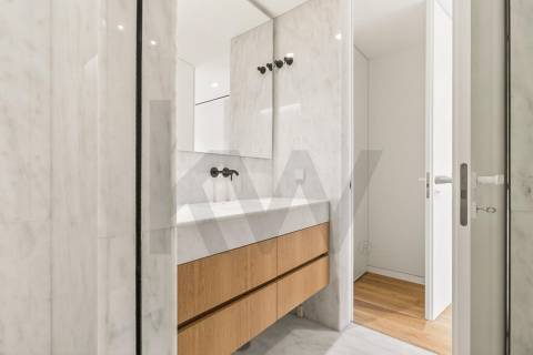 Apartamento T4 em construção na Avenida da Boavista junto ao Castelo do Queijo e Parque da Cidade