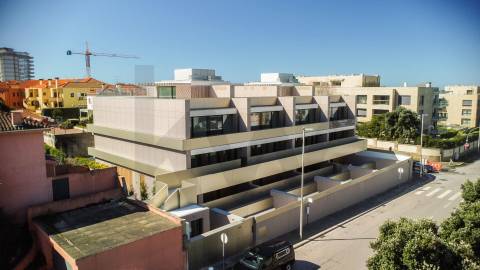 Apartamento T4 em construção na Avenida da Boavista junto ao Castelo do Queijo e Parque da Cidade