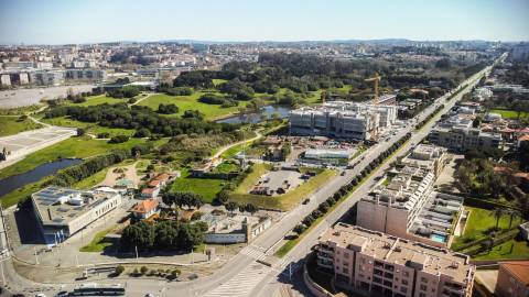 Apartamento T4 em construção na Avenida da Boavista junto ao Castelo do Queijo e Parque da Cidade