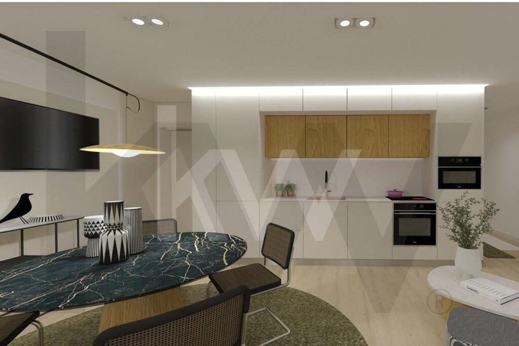 Apartamento T2D com jardim privativo, junto à Constituição