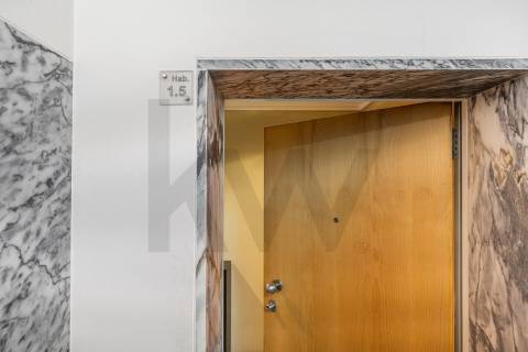 T2 no edifício Navegador  (Aviz) com varanda e garagem