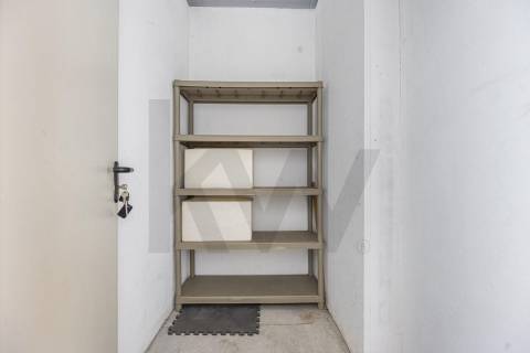 T2 no edifício Navegador  (Aviz) com varanda e garagem