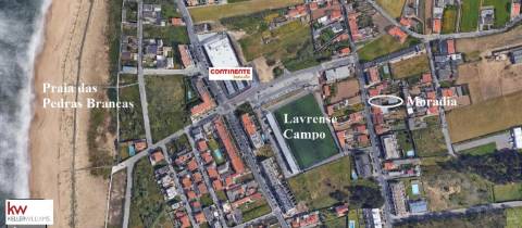 Moradia T5 de luxo c/piscina e jardim discreto, com linhas modernas, num terreno com quase 1.000m2  