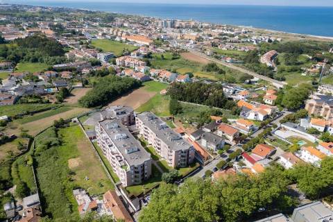 Terreno 1 700 m² — 1 ou 2 Moradias | Praia de Francelos