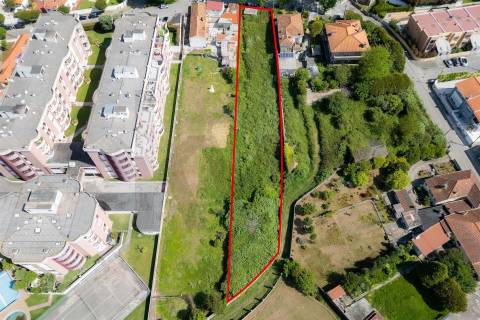 Terreno 1 700 m² — 1 ou 2 Moradias | Praia de Francelos