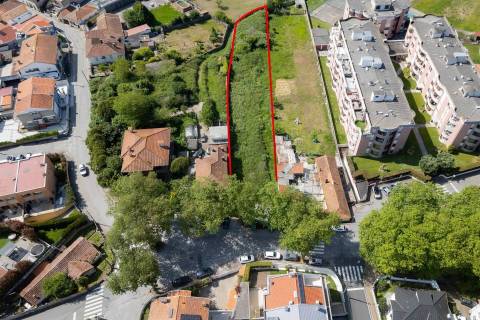 Terreno 1 700 m² — 1 ou 2 Moradias | Praia de Francelos